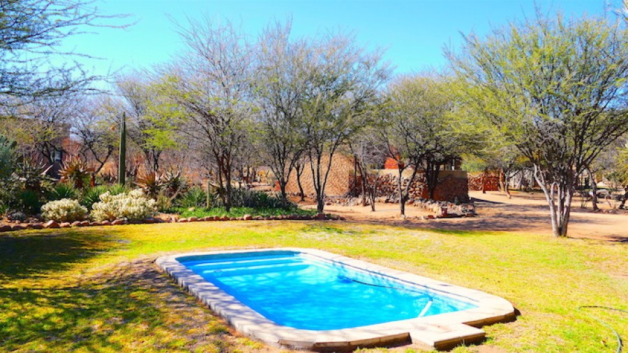 Ombo Rest Camp: Rest Camp in Okahandja / Von Bach Dam